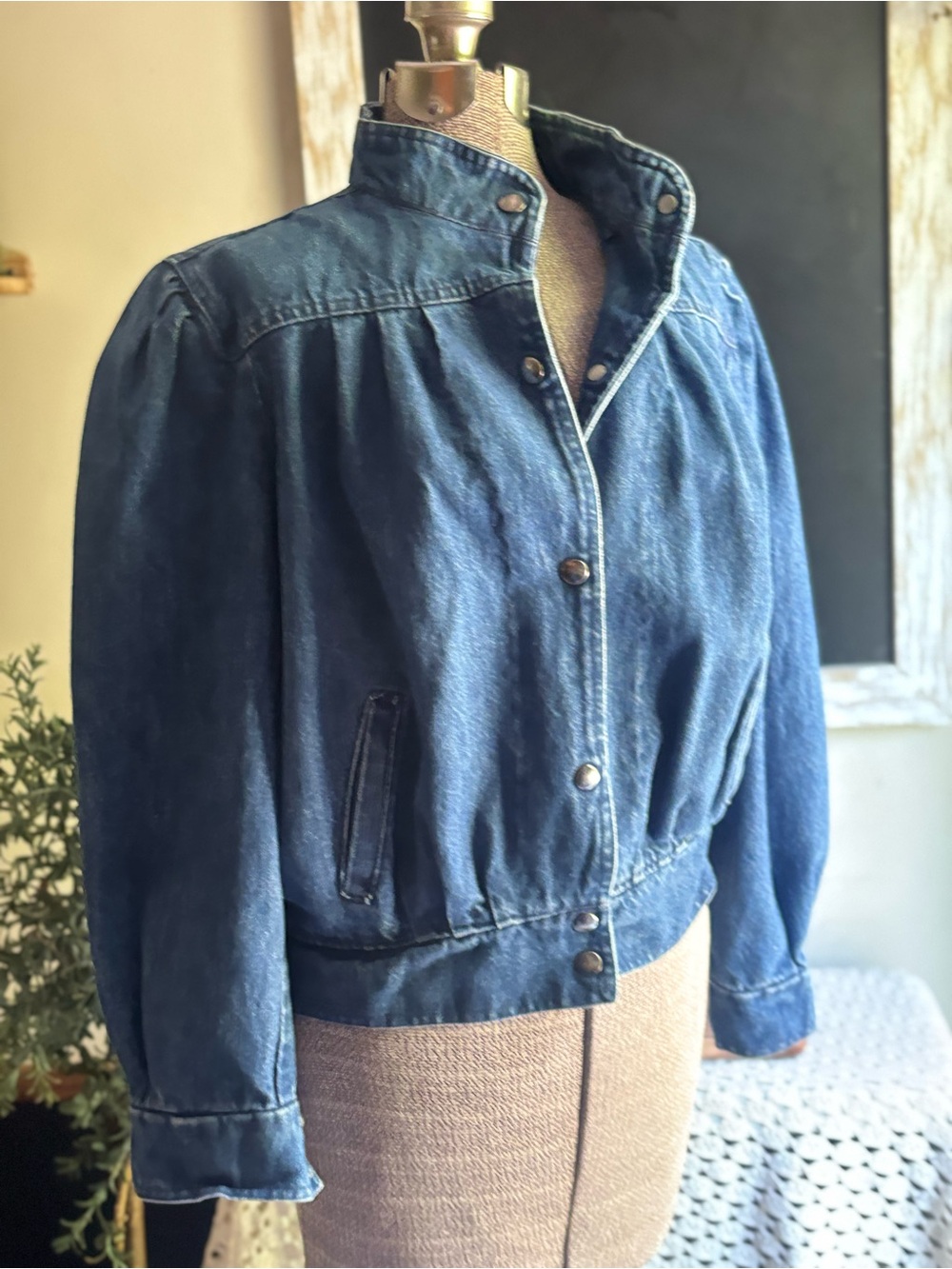 Vintage Blue Denim Jacket Boxy Fit Elastic Waist Puff Sleeves Snap Closure Med.